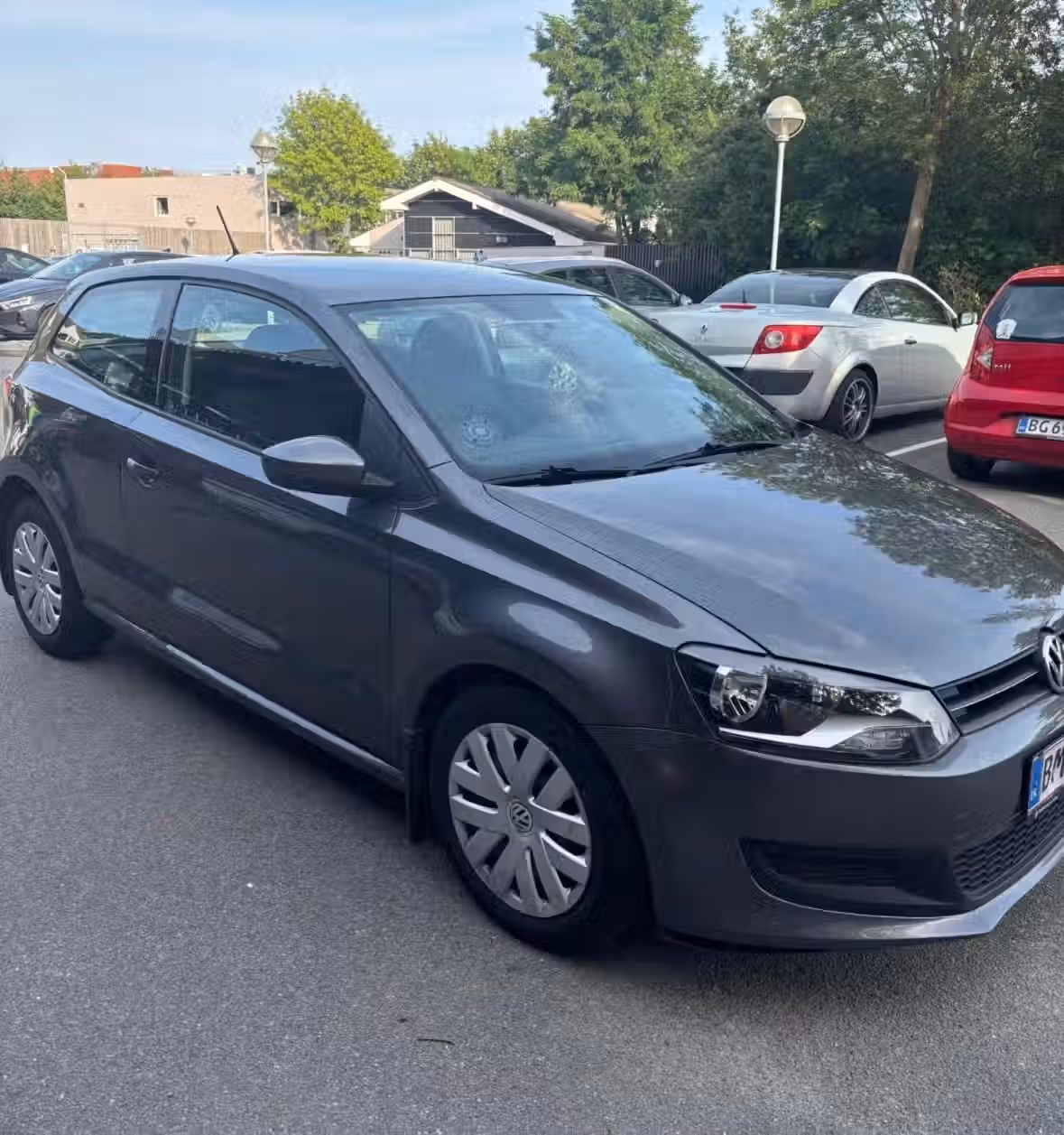 VOLKSWAGEN POLO