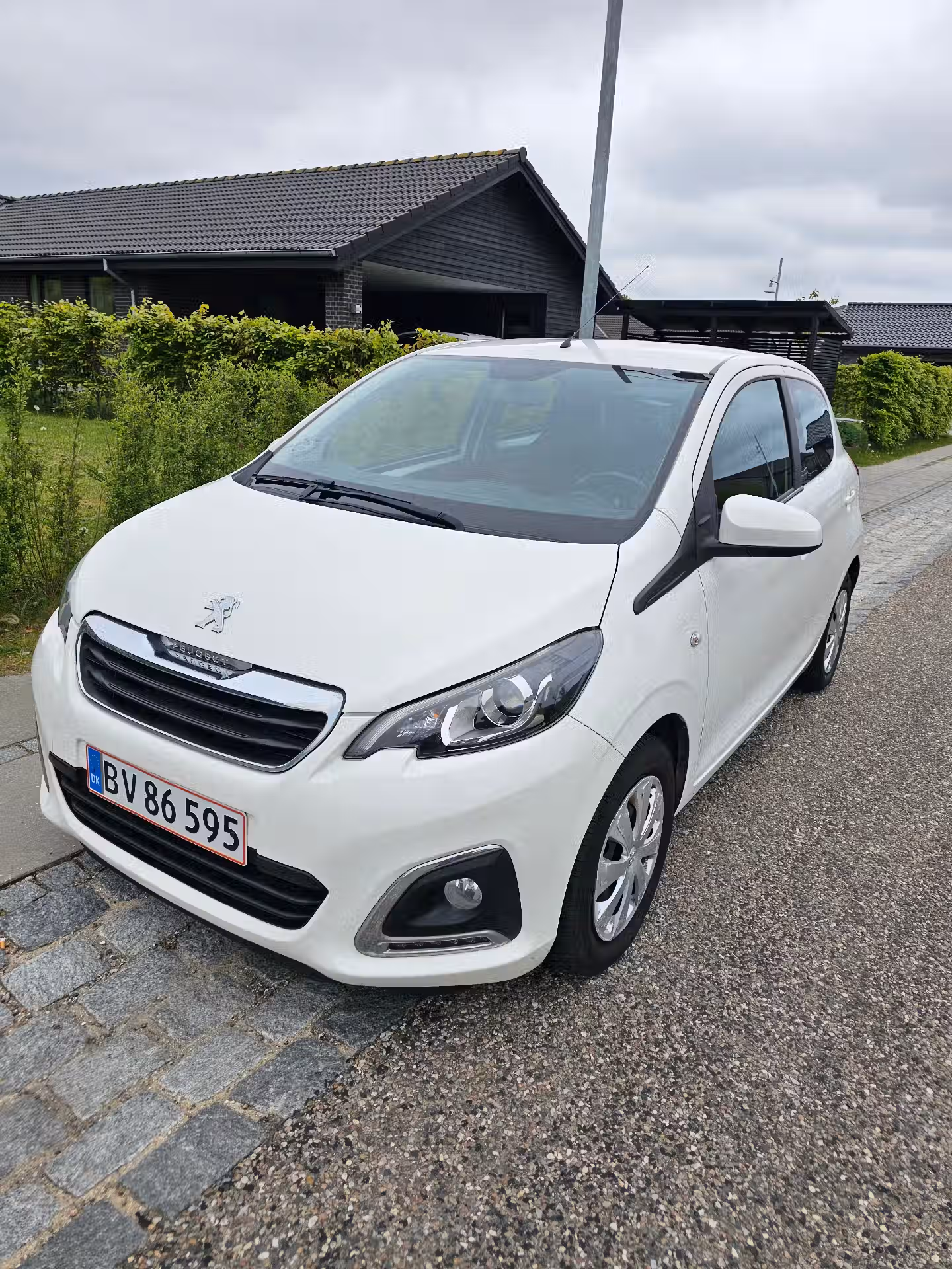 PEUGEOT 108