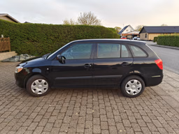 SKODA 
                FABIA COMBI Thumbnail 2