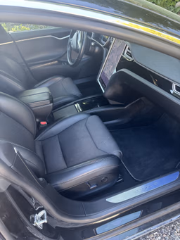 TESLA 
                Model S 75 Thumbnail 12