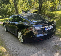 TESLA 
                Model S 75 Thumbnail 9