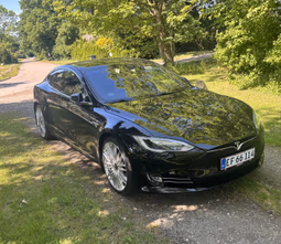 TESLA 
                Model S 75 Thumbnail 1