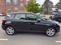 SEAT 
                Arona Thumbnail 5