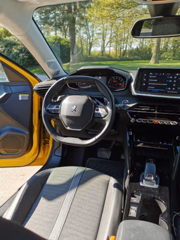PEUGEOT 
                208 Thumbnail 5