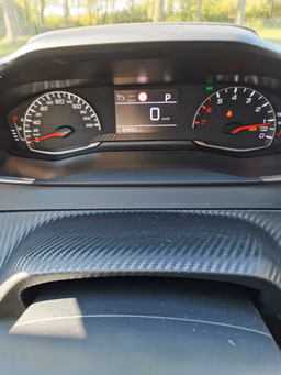 PEUGEOT 
                208 Thumbnail 9