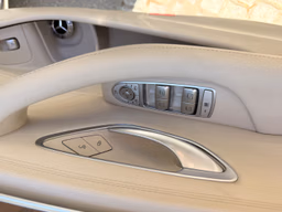 MERCEDES-BENZ 
                E-Klasse Thumbnail 14