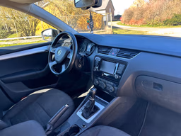 SKODA 
                OCTAVIA COMBI Thumbnail 7