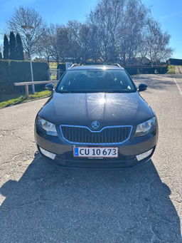 SKODA 
                OCTAVIA COMBI Thumbnail 2