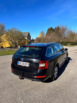 SKODA 
                OCTAVIA COMBI Thumbnail 5