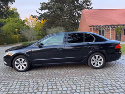 SKODA 
                SUPERB Thumbnail 4