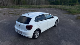 VOLKSWAGEN 
                POLO Thumbnail 5