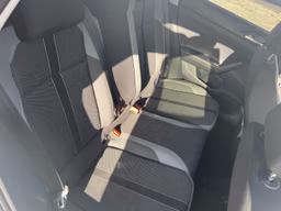 VOLKSWAGEN 
                POLO Thumbnail 15