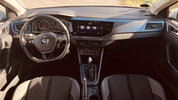 VOLKSWAGEN 
                POLO Thumbnail 10