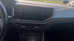 VOLKSWAGEN 
                POLO Thumbnail 12