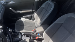 VOLKSWAGEN 
                POLO Thumbnail 14