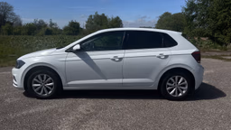 VOLKSWAGEN 
                POLO Thumbnail 8