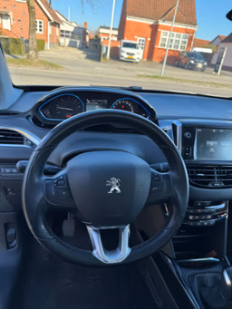 PEUGEOT 
                2008 Thumbnail 10