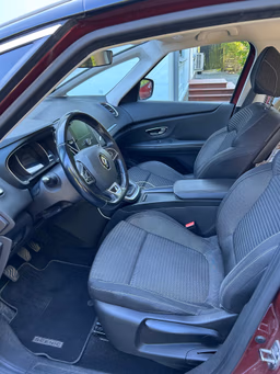 RENAULT 
                GRAND SCENIC 7 pers.  Thumbnail 5
