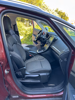 RENAULT 
                GRAND SCENIC 7 pers.  Thumbnail 6