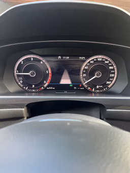 VOLKSWAGEN 
                TIGUAN Thumbnail 7