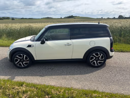 MINI 
                CLUBMAN Thumbnail 4