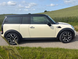 MINI 
                CLUBMAN Thumbnail 9
