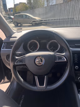 SKODA 
                OCTAVIA Thumbnail 10