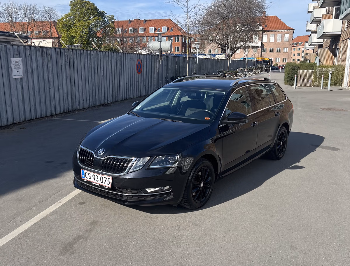 SKODA 
                OCTAVIA 1