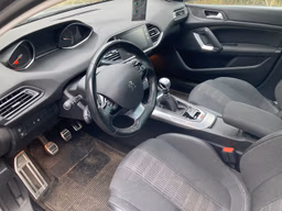 PEUGEOT 
                308 Thumbnail 8