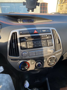 HYUNDAI 
                I20 Thumbnail 7