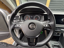 VOLKSWAGEN 
                POLO Thumbnail 5