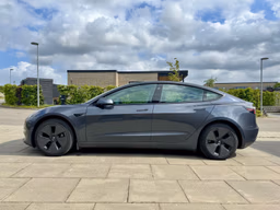 TESLA 
                Model 3 Thumbnail 5