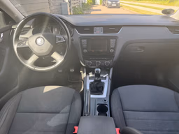 SKODA 
                OCTAVIA COMBI Thumbnail 10