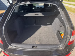 SKODA 
                OCTAVIA COMBI Thumbnail 14