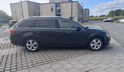 SKODA 
                OCTAVIA COMBI Thumbnail 8