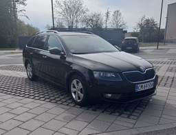 SKODA 
                OCTAVIA COMBI Thumbnail 1