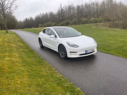 TESLA 
                Model 3 Thumbnail 5