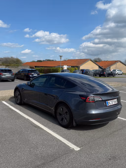 TESLA 
                3 Thumbnail 4