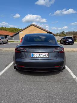 TESLA 
                3 Thumbnail 5