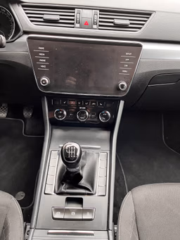 SKODA 
                SUPERB Thumbnail 14