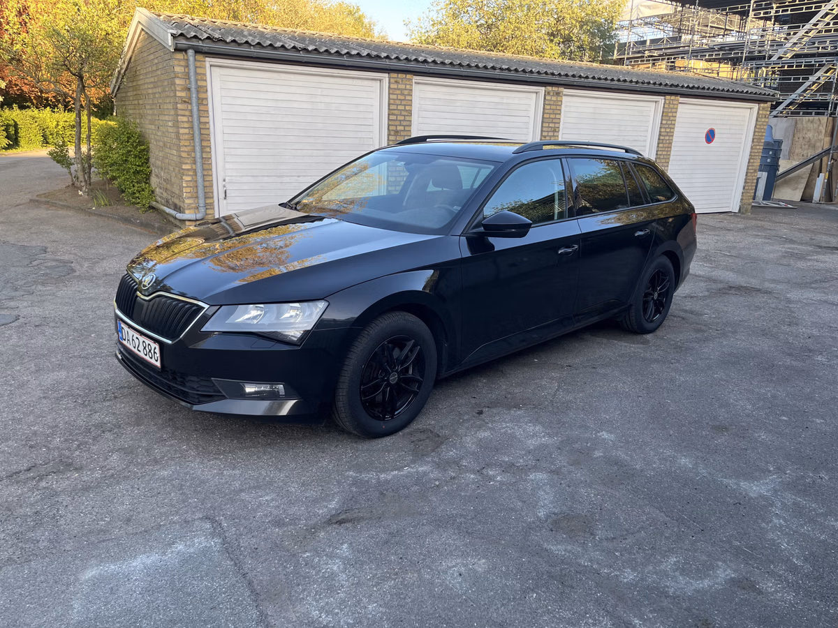 SKODA 
                SUPERB 1