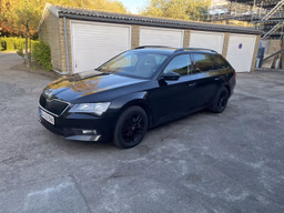 SKODA 
                SUPERB Thumbnail 1