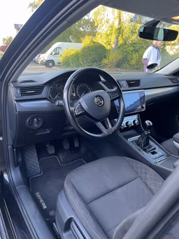 SKODA 
                SUPERB Thumbnail 13