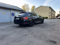 SKODA 
                SUPERB Thumbnail 7