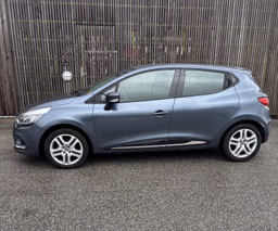 RENAULT 
                Clio Thumbnail 4