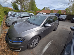 VOLKSWAGEN 
                E-GOLF Thumbnail 4
