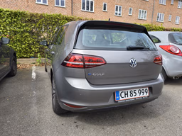 VOLKSWAGEN 
                E-GOLF Thumbnail 6