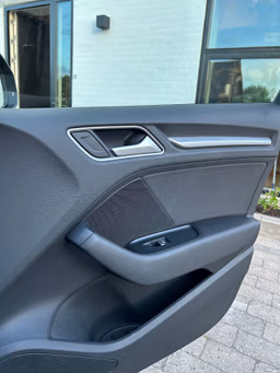 AUDI 
                A 3 SPORTBACK e-tron Thumbnail 10
