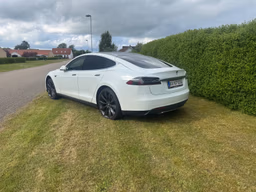 TESLA 
                Model S Thumbnail 6