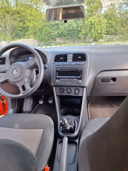 VOLKSWAGEN 
                POLO VAN Thumbnail 6